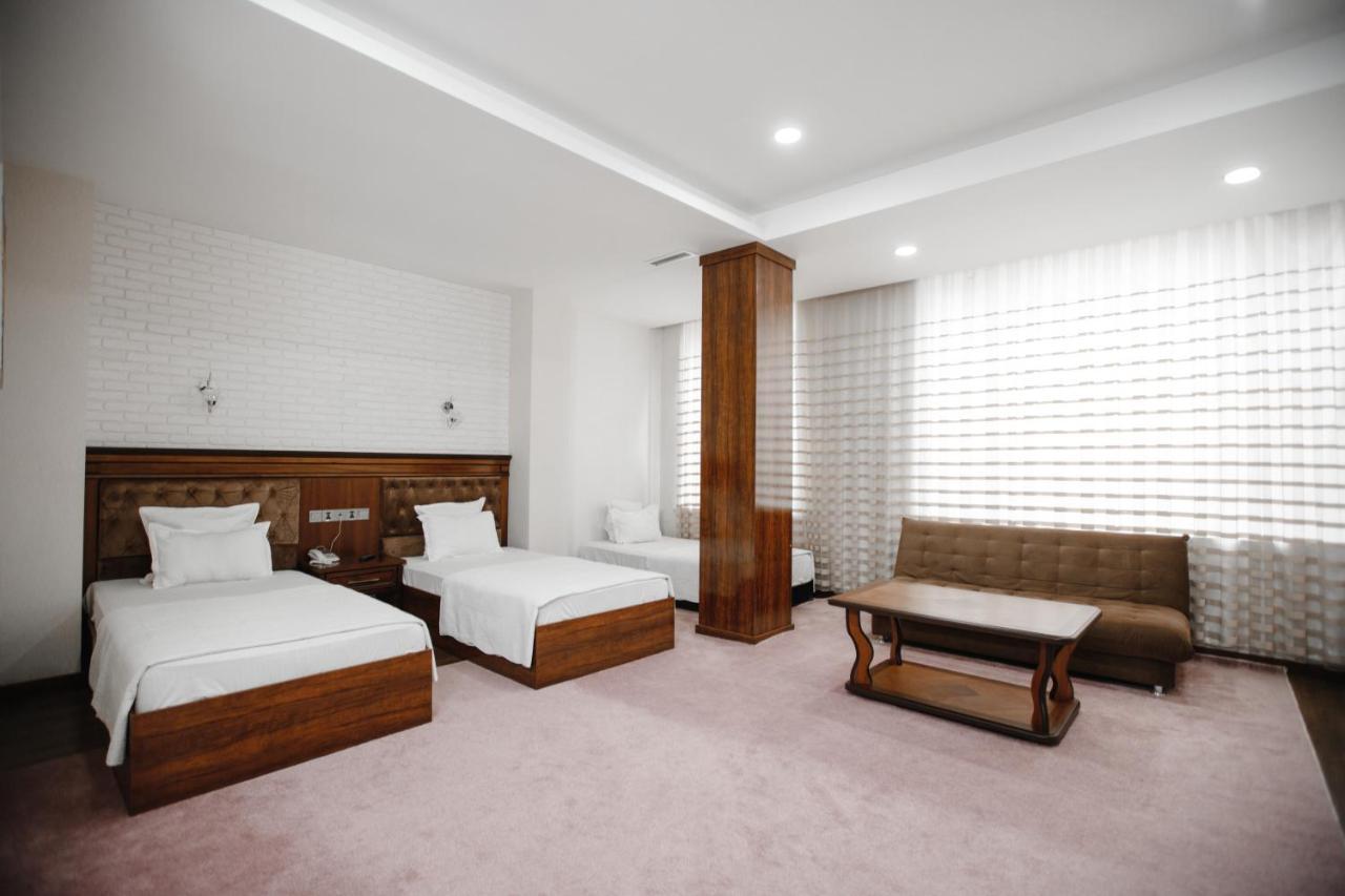 Shedevr Plaza Hotel Namangan Eksteriør billede