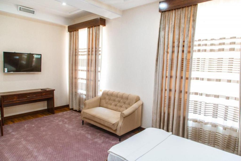 Shedevr Plaza Hotel Namangan Eksteriør billede