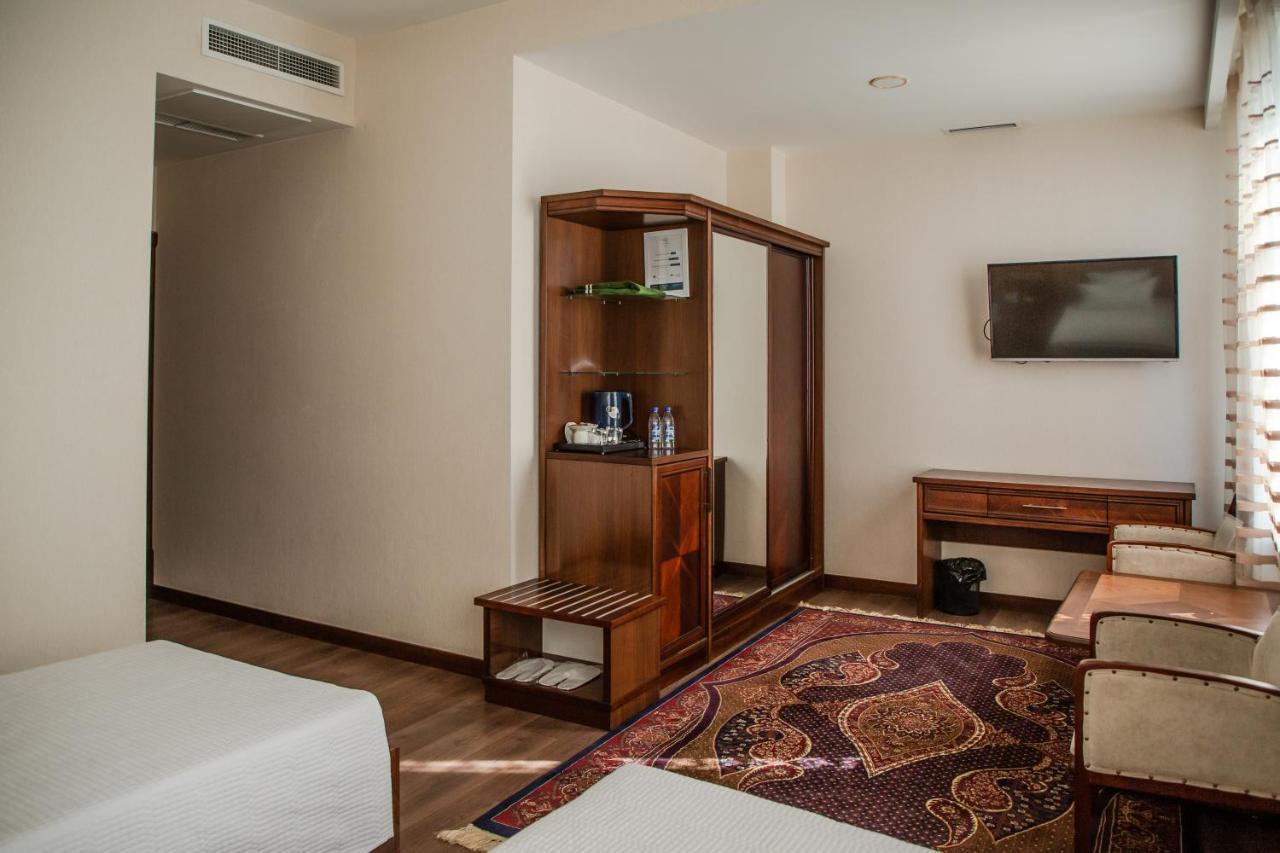 Shedevr Plaza Hotel Namangan Eksteriør billede